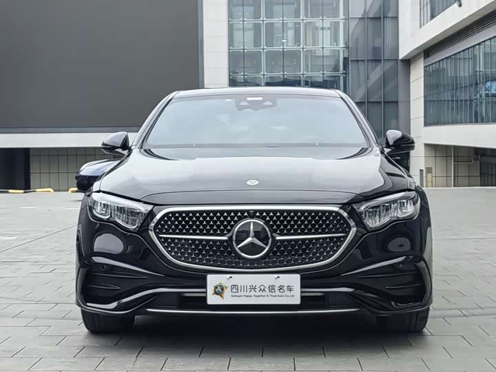 Фото 3 - Mercedes-Benz E-Class