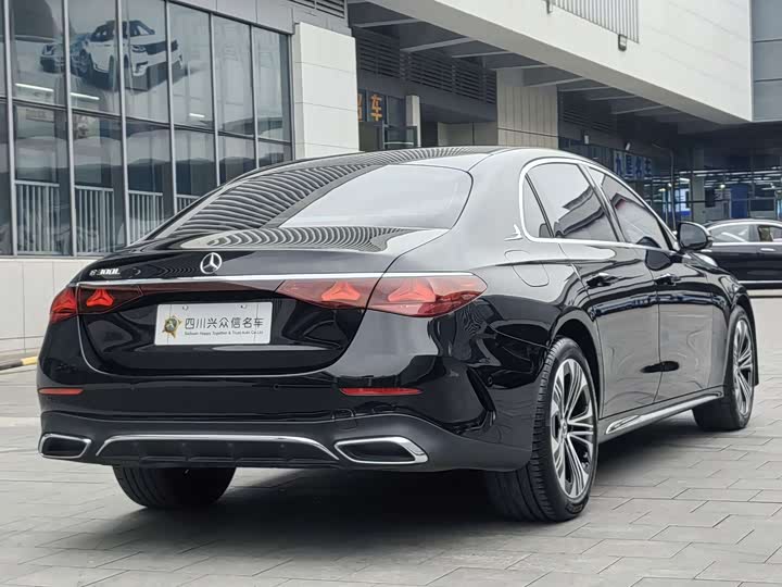 Фото 5 - Mercedes-Benz E-Class