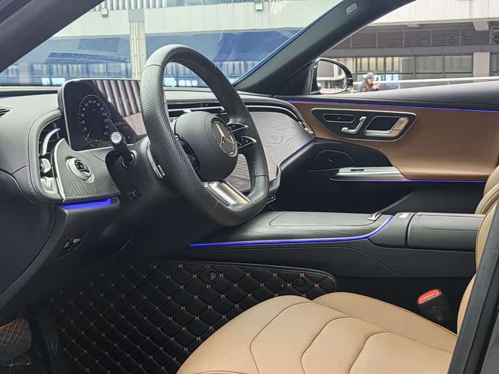 Фото 8 - Mercedes-Benz E-Class