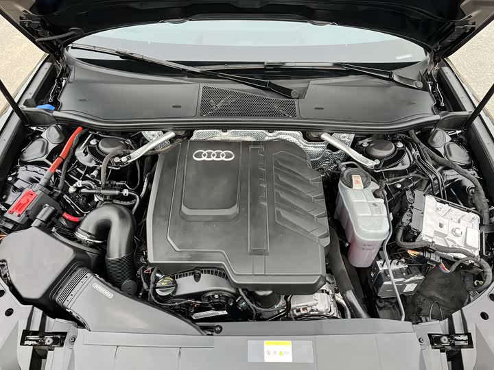 Фото 14 - Audi A6L