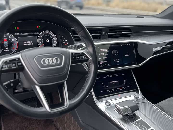 Фото 17 - Audi A6L