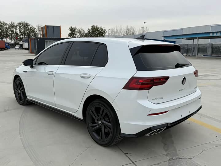 Фото 4 - Volkswagen Golf