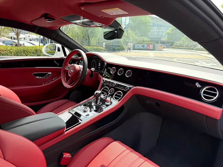 Фото 4 - Bentley Continental GT