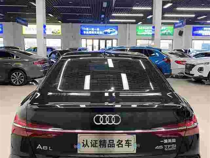 Фото 5 - Audi A6L