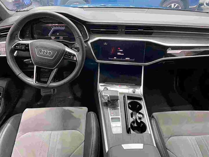 Фото 7 - Audi A6L