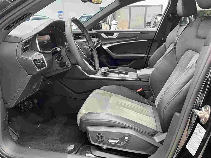 Фото 8 - Audi A6L