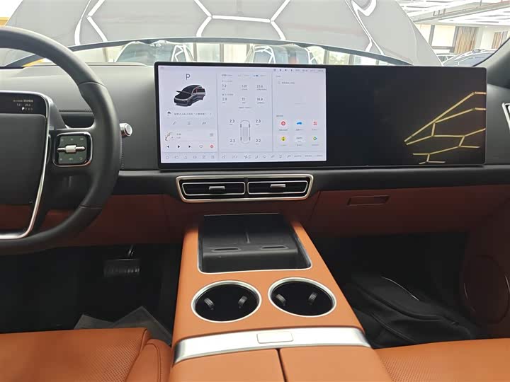 Фото 13 - LiXiang L8