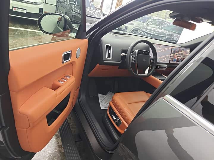 Фото 16 - LiXiang L8