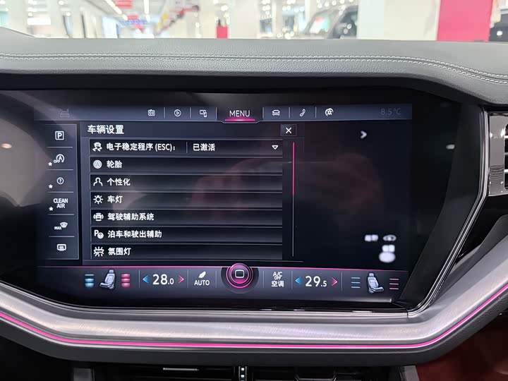 Фото 18 - Volkswagen Touareg