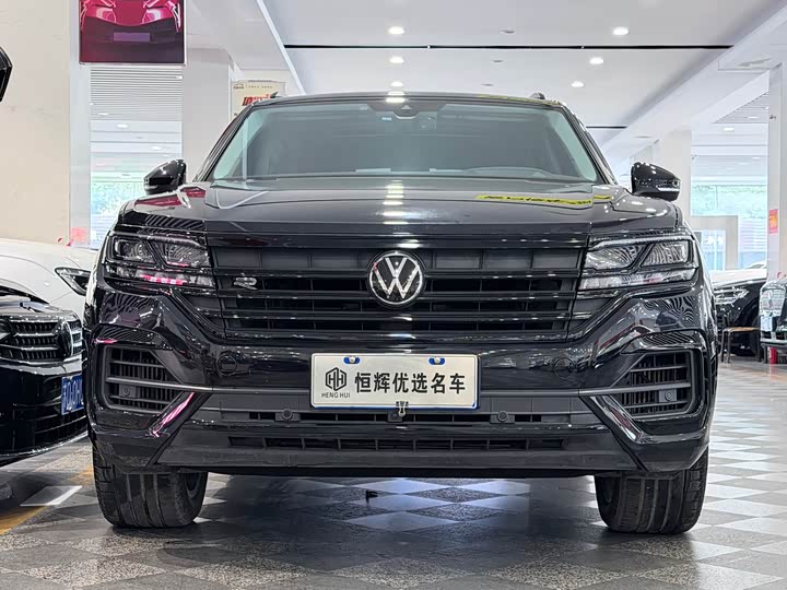 Фото 2 - Volkswagen Touareg