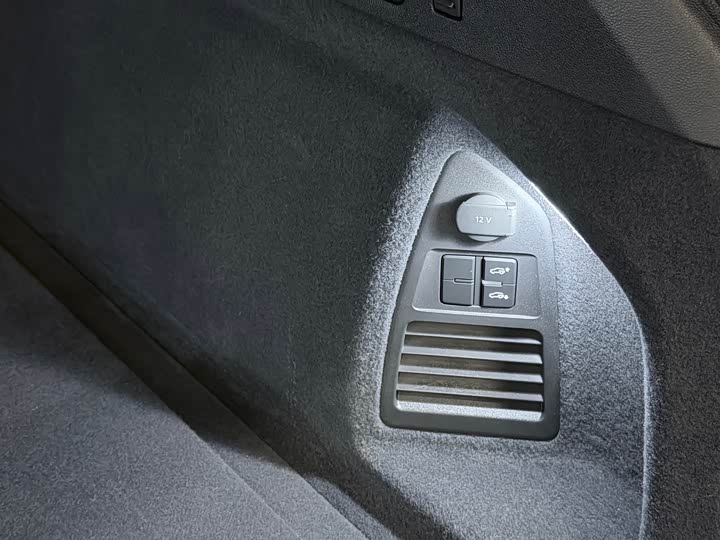 Фото 24 - Volkswagen Touareg