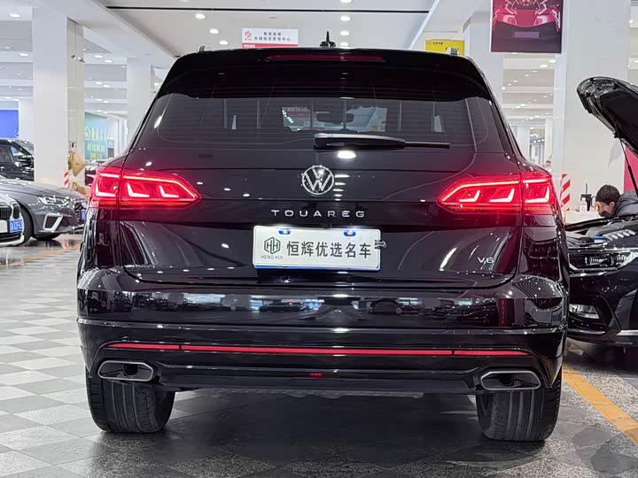 Фото 3 - Volkswagen Touareg