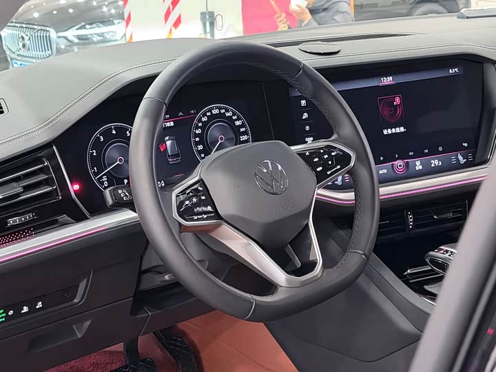 Фото 5 - Volkswagen Touareg