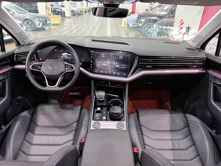 Фото 8 - Volkswagen Touareg