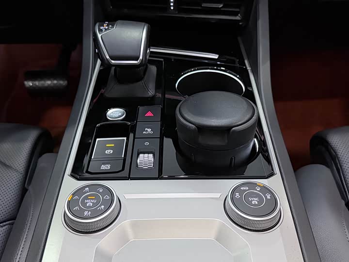 Фото 9 - Volkswagen Touareg