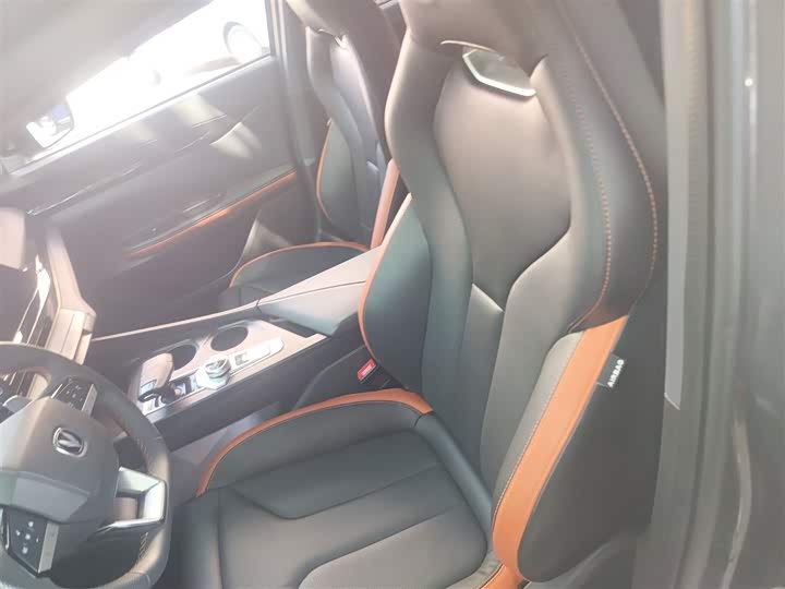 Фото 15 - Changan UNI-V