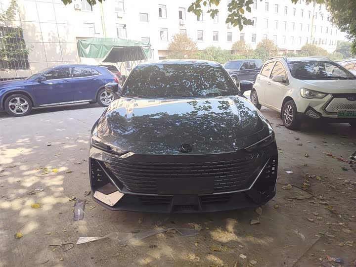 Фото 3 - Changan UNI-V