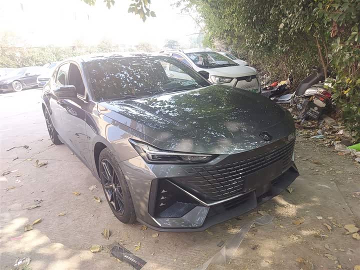 Фото 4 - Changan UNI-V