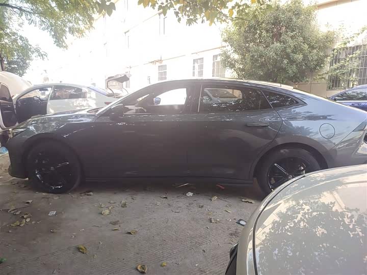 Фото 5 - Changan UNI-V