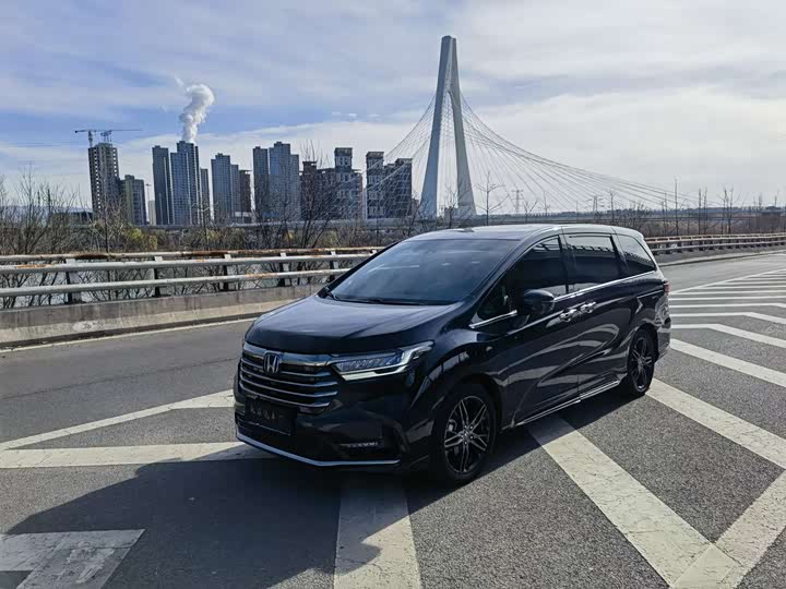 Фото 1 - Honda Odyssey