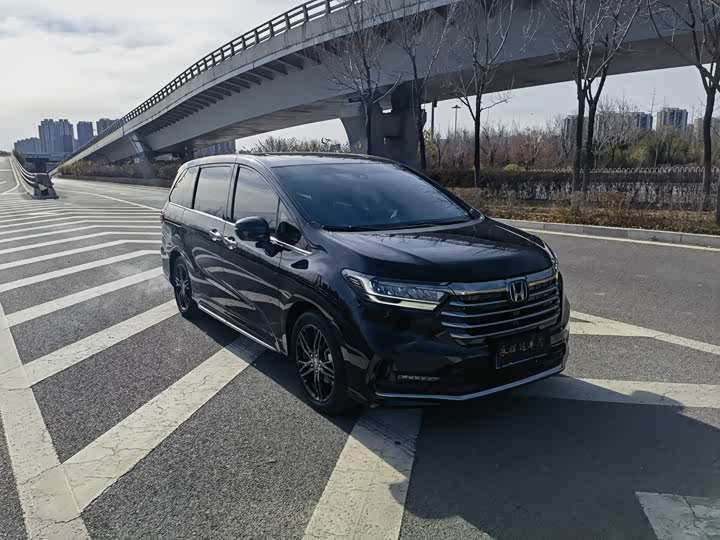 Фото 3 - Honda Odyssey