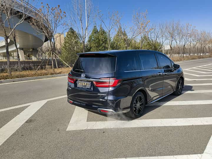 Фото 6 - Honda Odyssey