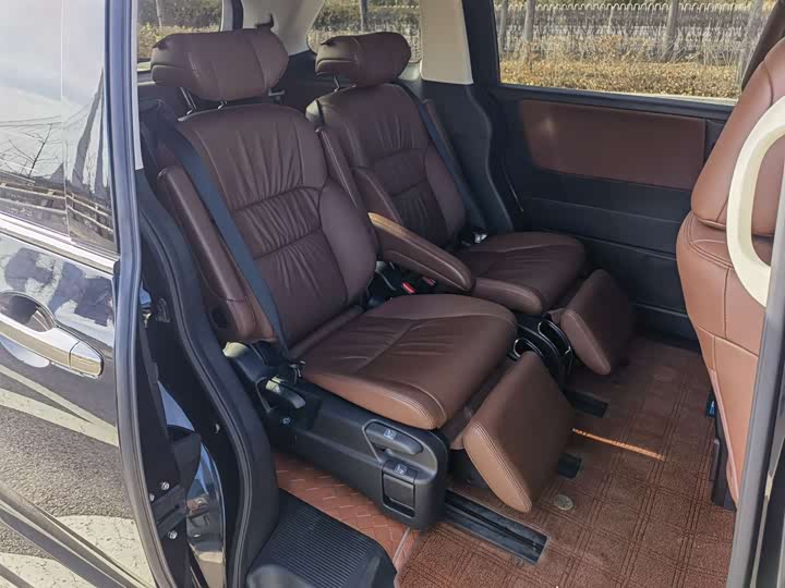 Фото 9 - Honda Odyssey