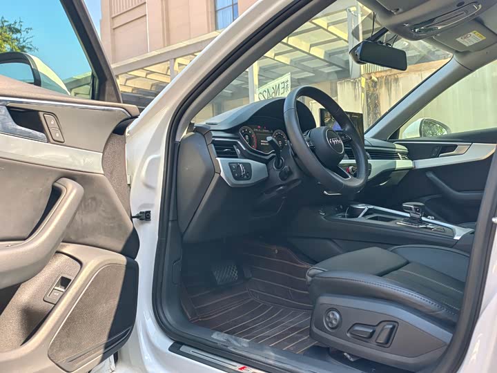 Фото 5 - Audi A4L