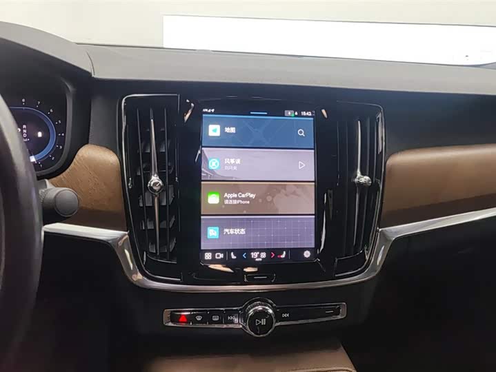 Фото 13 - Volvo S90