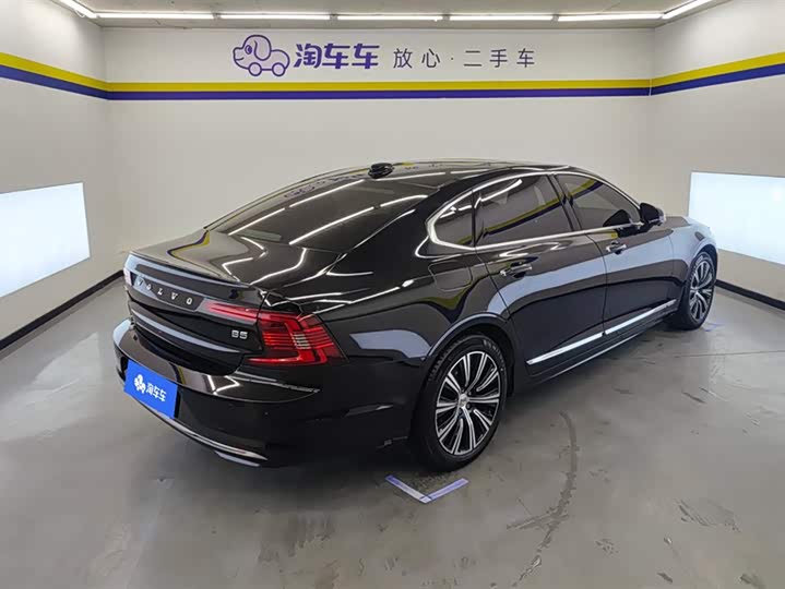 Фото 3 - Volvo S90