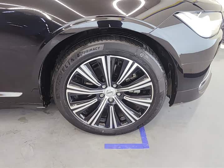 Фото 6 - Volvo S90