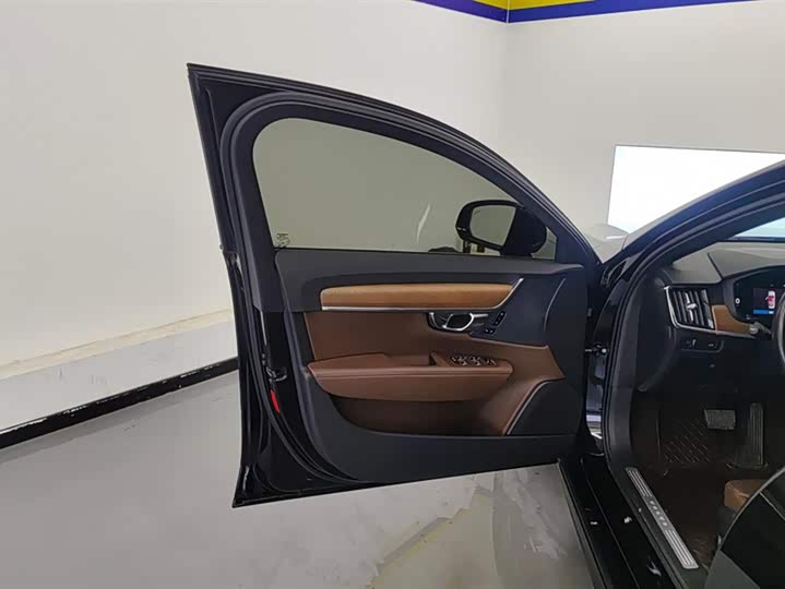 Фото 7 - Volvo S90