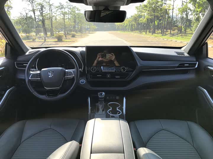 Фото 12 - Toyota Crown Kluger