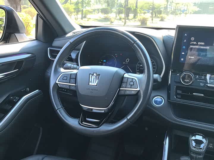 Фото 14 - Toyota Crown Kluger