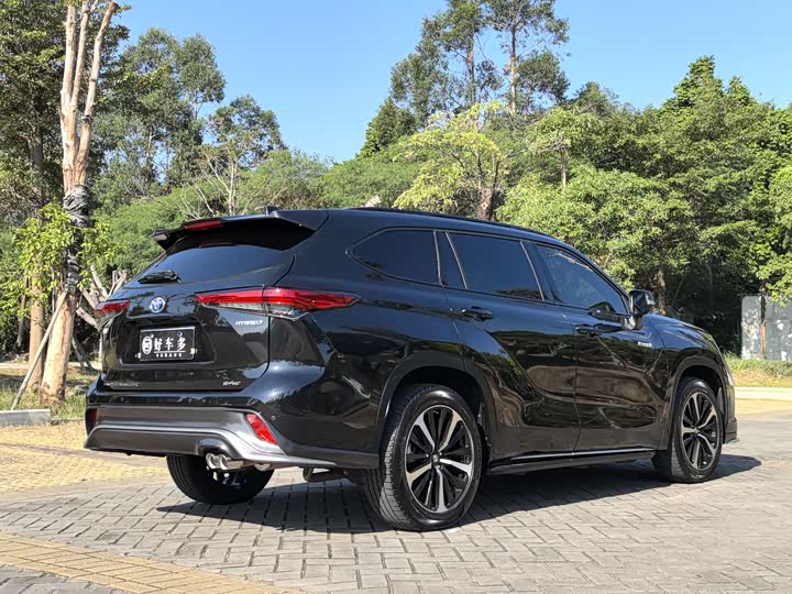 Фото 5 - Toyota Crown Kluger