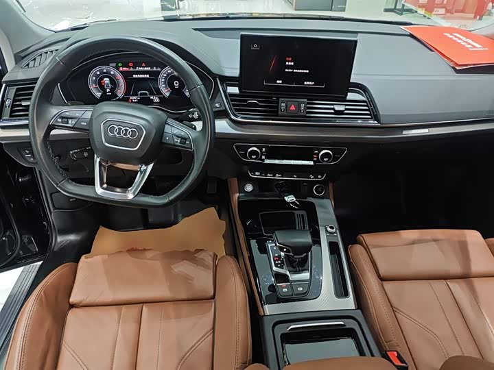 Фото 10 - Audi Q5L