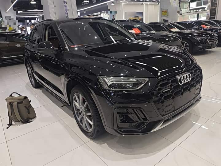 Фото 4 - Audi Q5L
