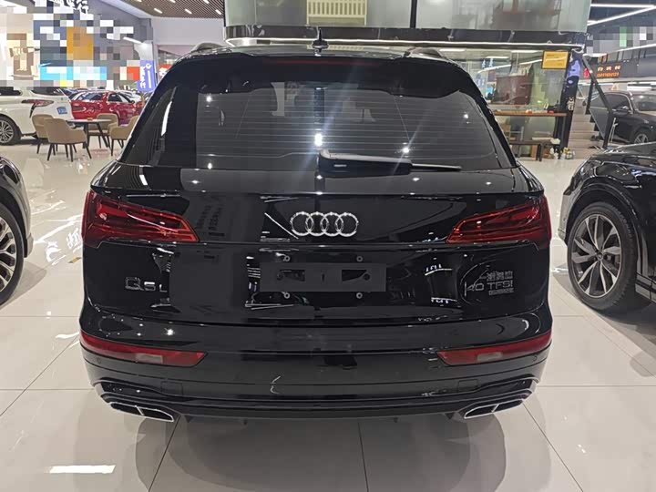 Фото 6 - Audi Q5L