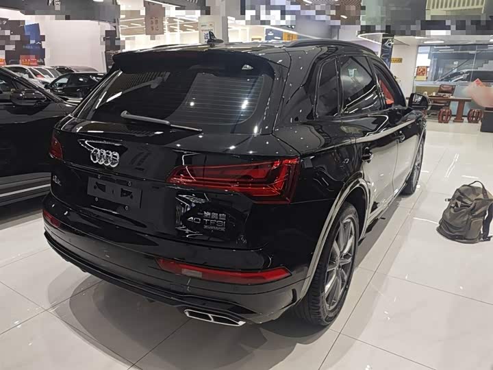 Фото 7 - Audi Q5L