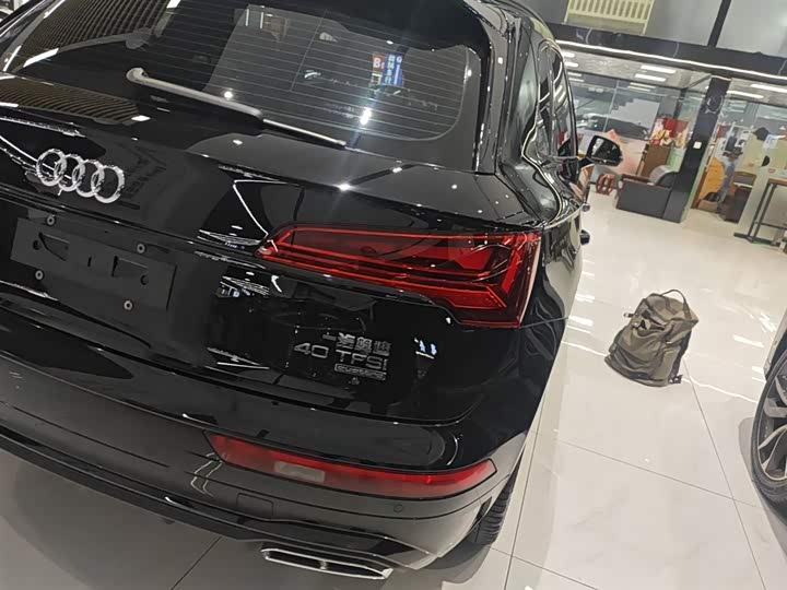 Фото 8 - Audi Q5L