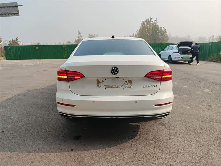 Фото 6 - Volkswagen Lavida