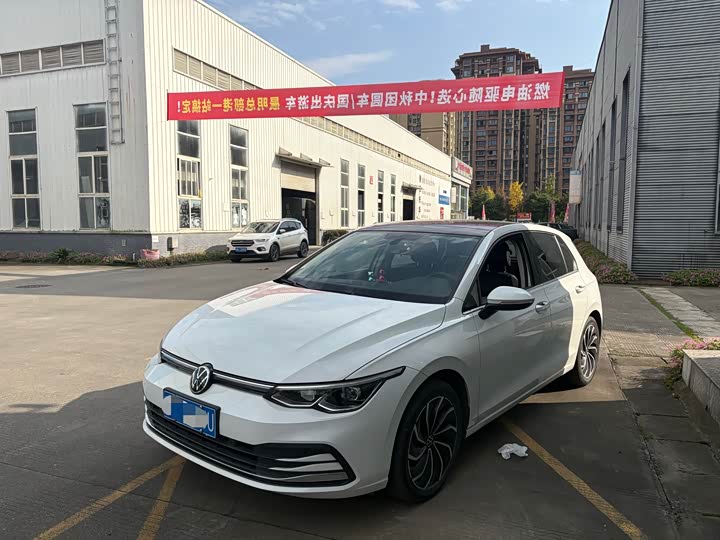 Фото 1 - Volkswagen Golf