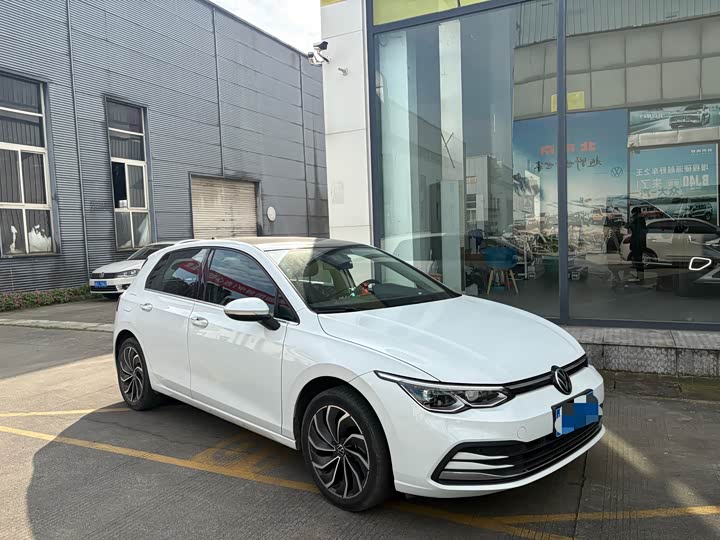 Фото 3 - Volkswagen Golf