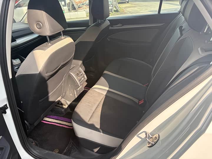 Фото 7 - Volkswagen Golf