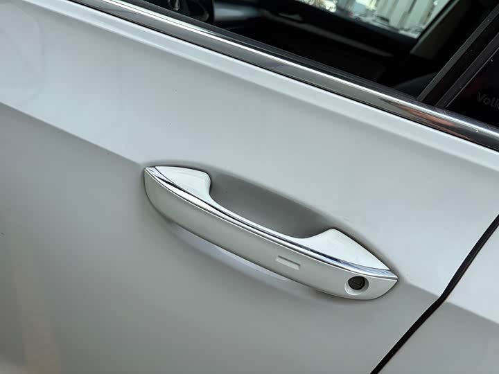 Фото 8 - Volkswagen Golf