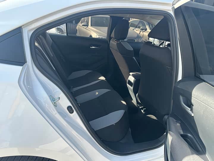 Фото 12 - Toyota Corolla