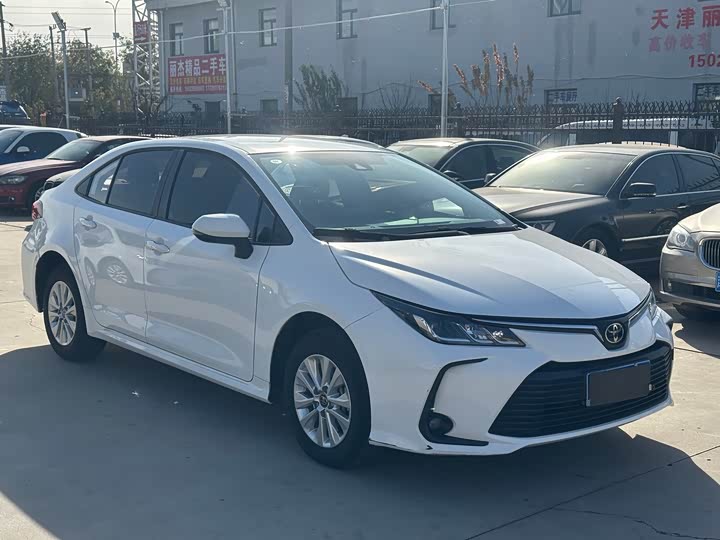 Фото 3 - Toyota Corolla