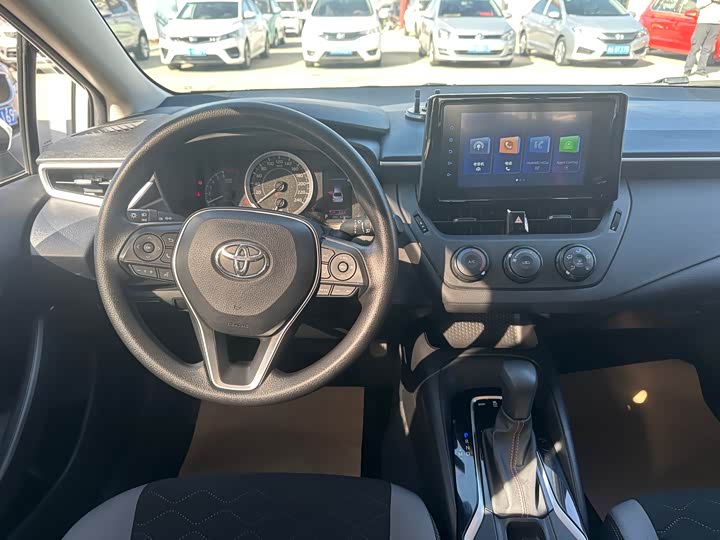 Фото 5 - Toyota Corolla