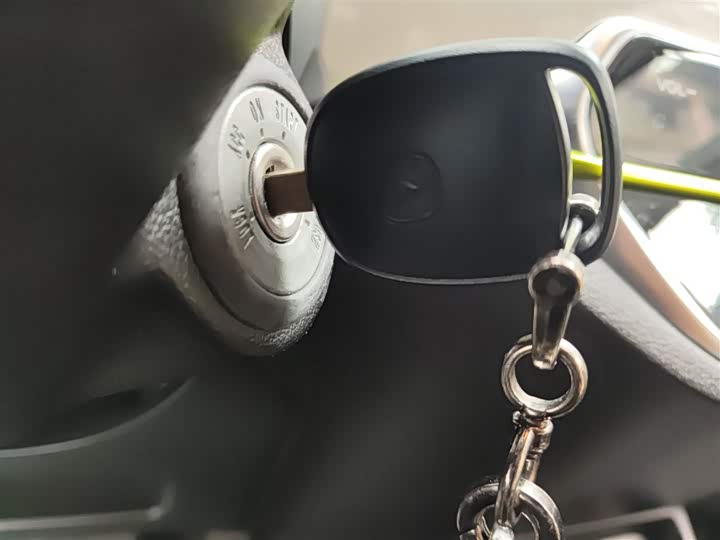 Фото 11 - Changan BenBen E-Star