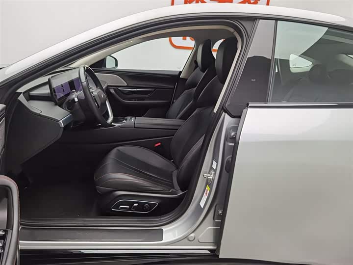 Фото 10 - XPeng P7